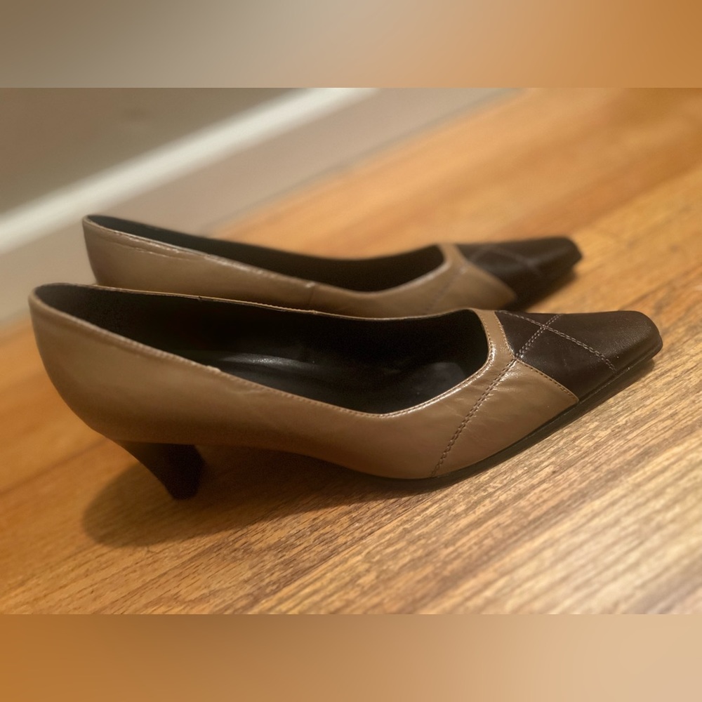 Two-toned brown heels